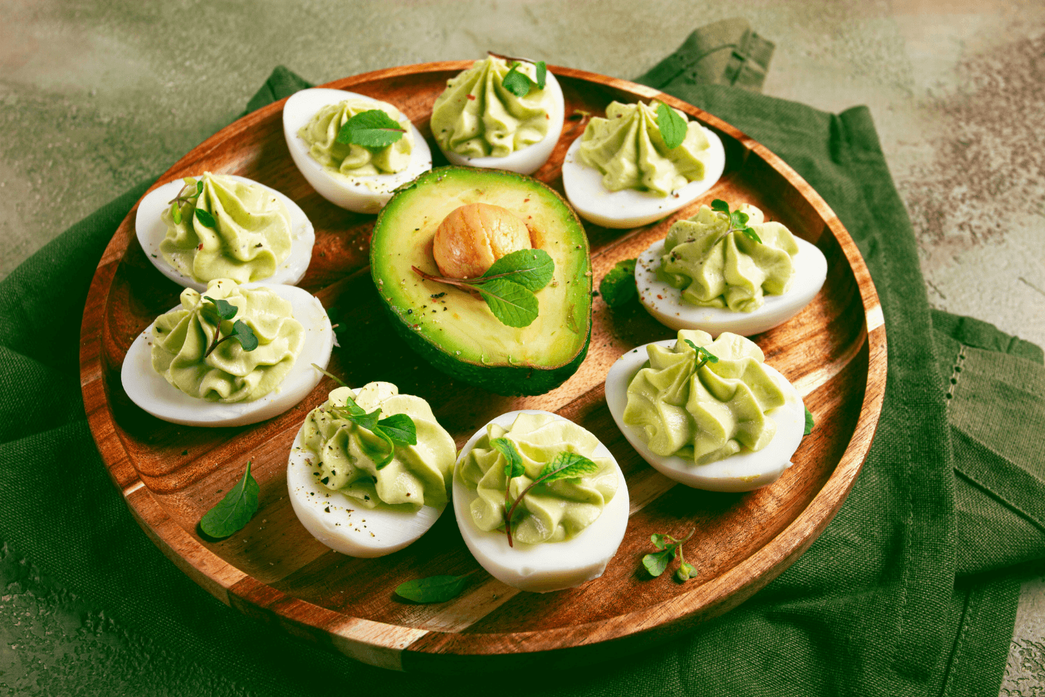 Plněná vejce s avokádem